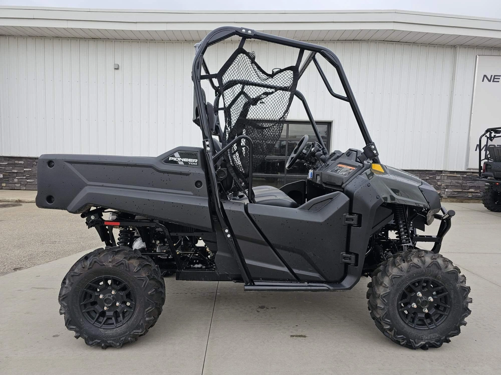 2026 Honda Pioneer 700-2 Deluxe alt