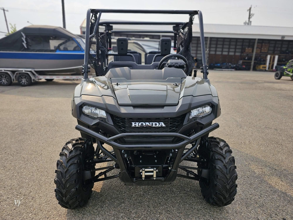 2026 Honda Pioneer 700-4 Deluxe alt