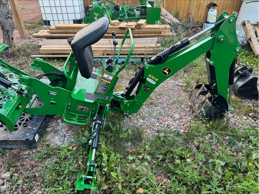 John Deere 370b 2023 alt