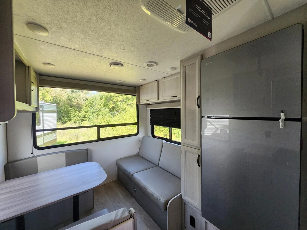 Forest River Aurora 22 Epic 2027 alt