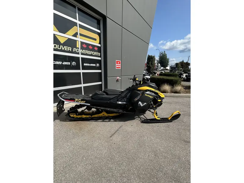 2026 Ski-Doo SUMMIT NEO + 600 EFI HURRICANE FLEXEDGE 1.75' E.S.