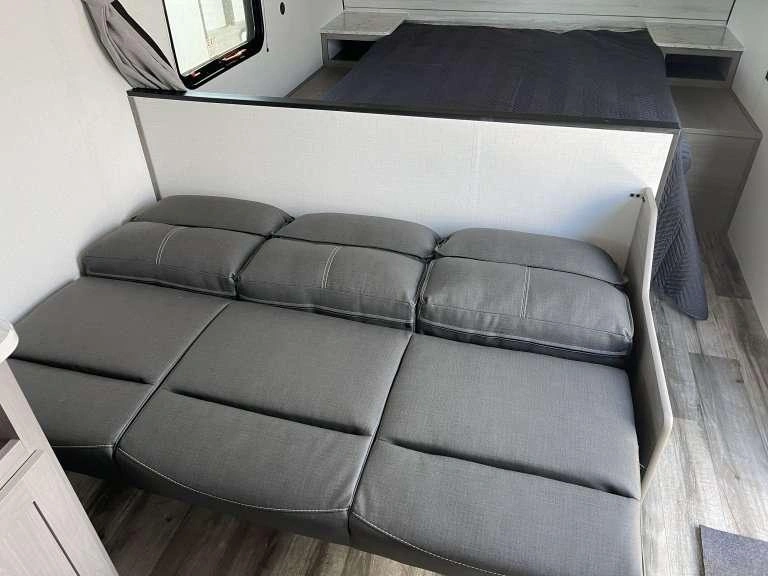 2024 Keystone Rv Coleman 274bh alt
