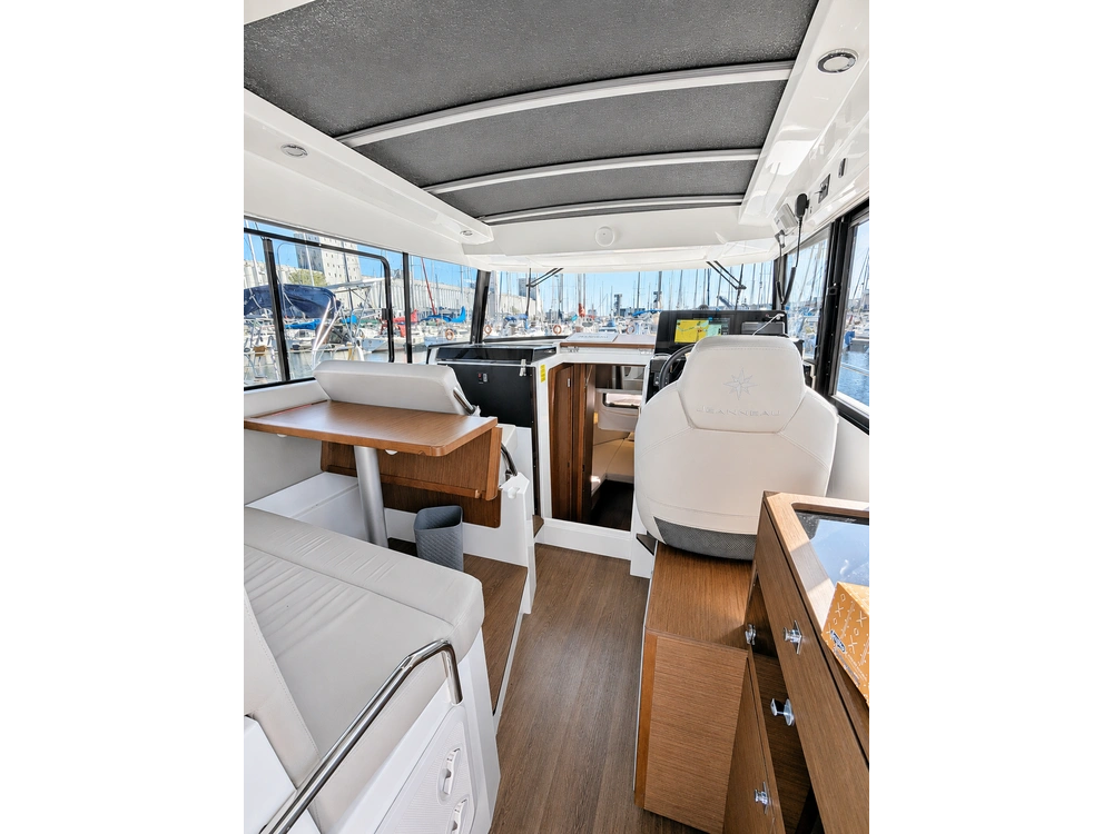 2023 Jeanneau Nc 895 Sport alt