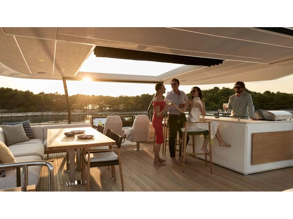 Prestige Yachts M8 Evo 2028 alt