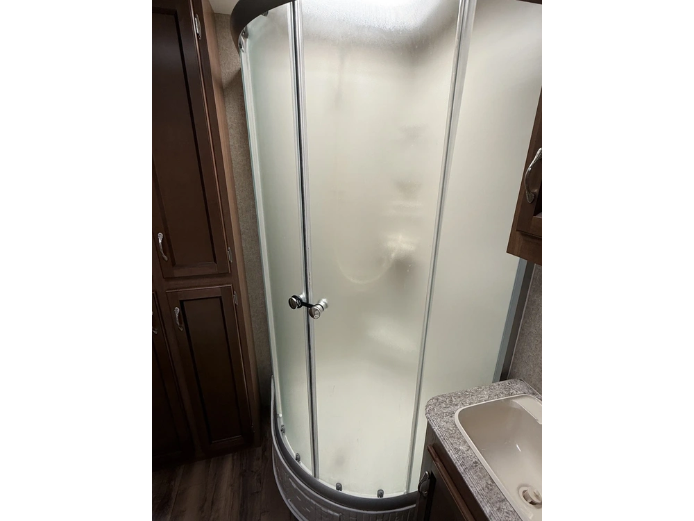 2017 Coachmen Catalina 333bhtsck Legecy Edition alt