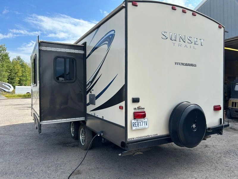2014 Sunset Trail St240 alt