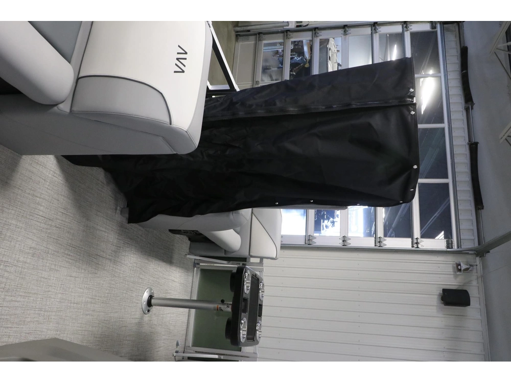 2027 Avalon Venture 2180 Rf + Yamaha 70 Hp alt