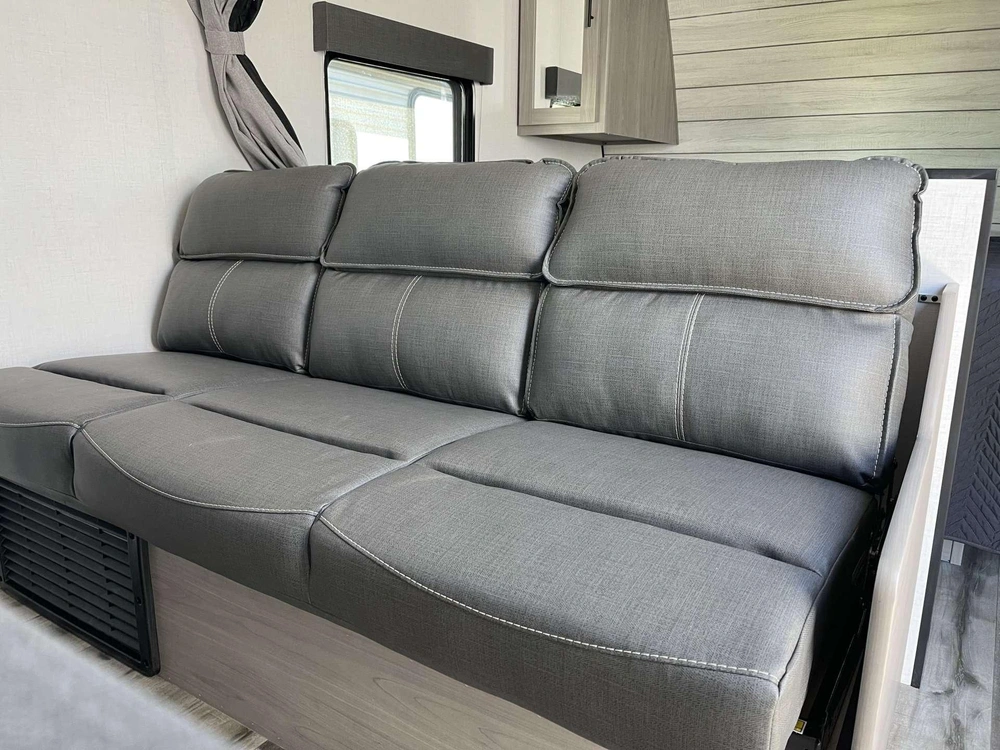 2024 Keystone Rv Coleman 274bh alt