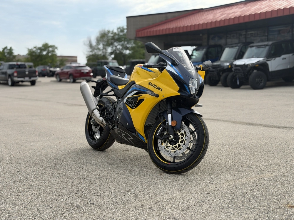 2027 Suzuki Gsx-r1000 40th Anniversary Edition alt