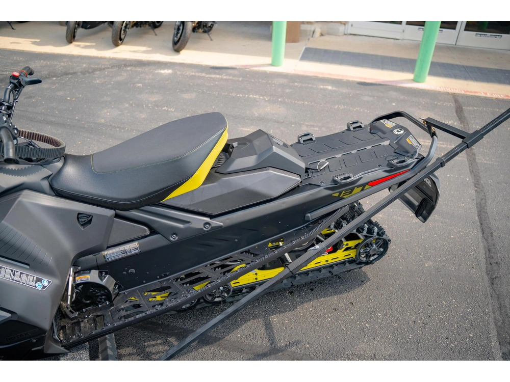 2026 Ski-doo Renegade® Adrenaline® 900 Ace Turbo R Ripsaw 1.25_black alt