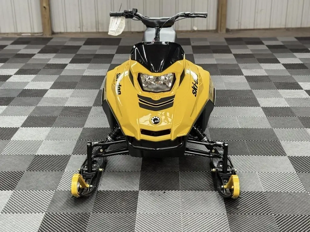 2027 Ski-doo Mxz 200 alt