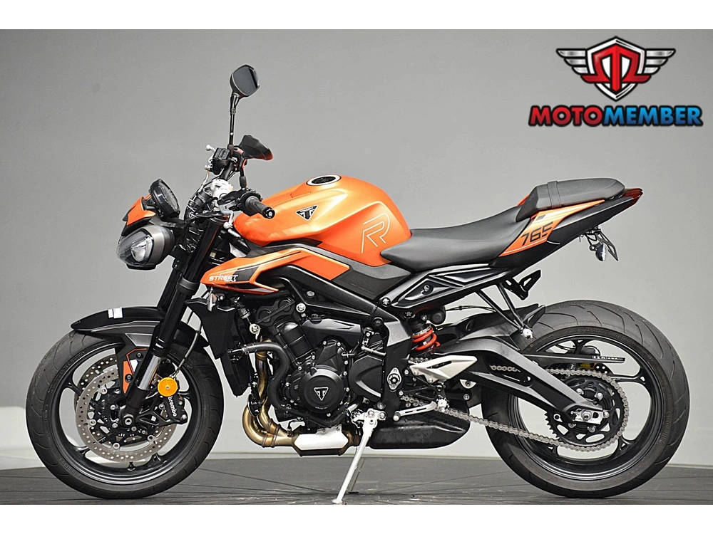 2025 Triumph Street Triple 765 R alt