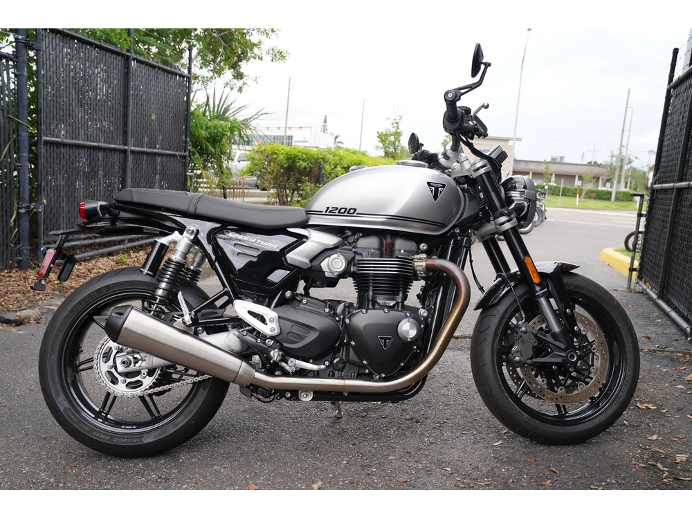 2025 Triumph Speed Twin 1200 alt
