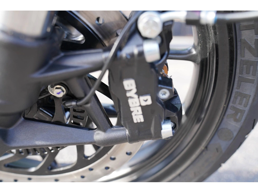 2025 Triumph Tt Custom Speed 400 alt
