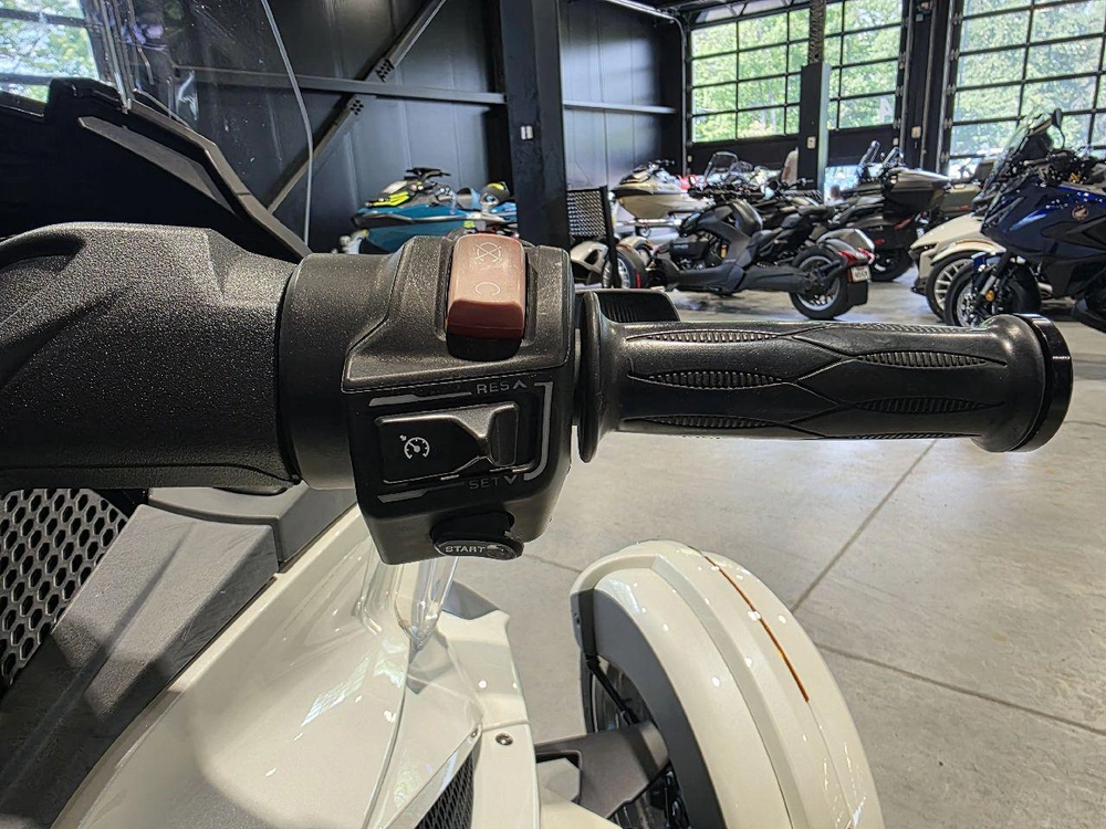 Can-am Spyder St Limited 2013 alt