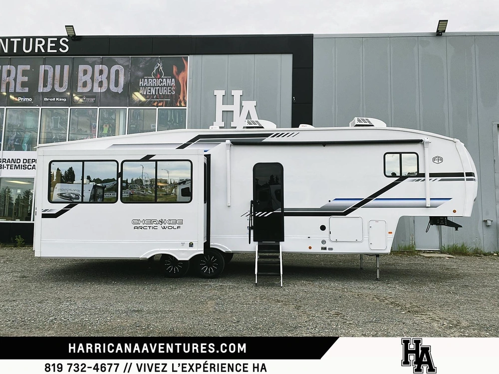 Arctic Wolf 289pano 2026
