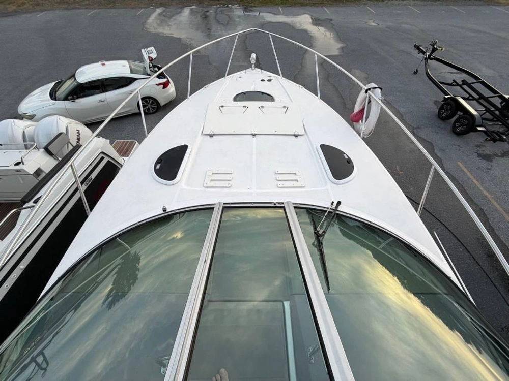 2017 Regal 32 Express alt