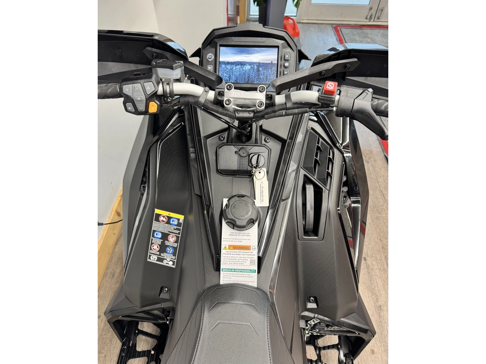 2027 Polaris 850 Switchback Assault 146, Black, 1.35 7s alt