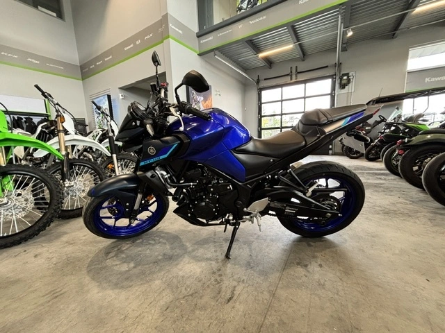 2023 Yamaha Mt-03 Mt03 Mt 03 Moins De 399cc Impeccable alt
