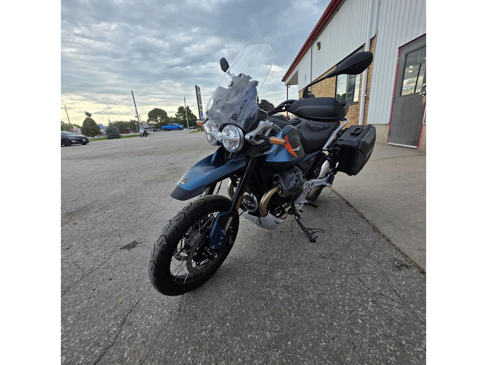 2027 Moto Guzzi V85 Tt Travel alt