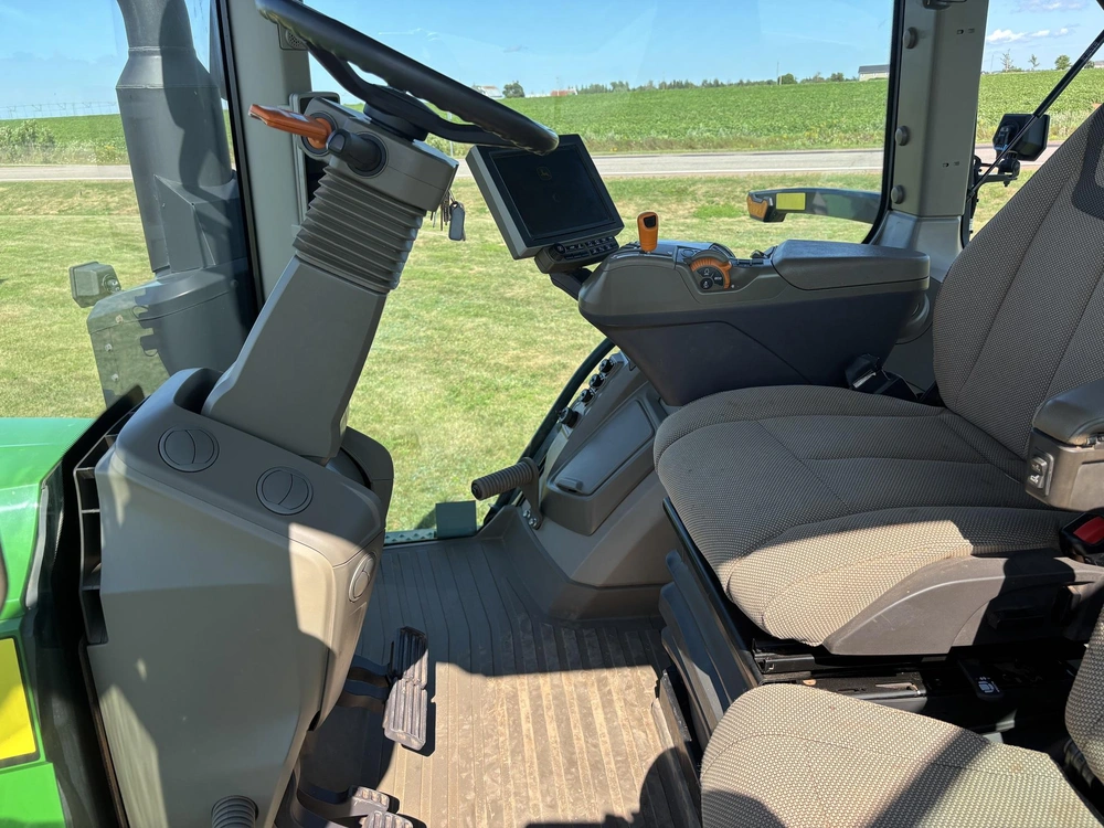 2023 John Deere 7r 210