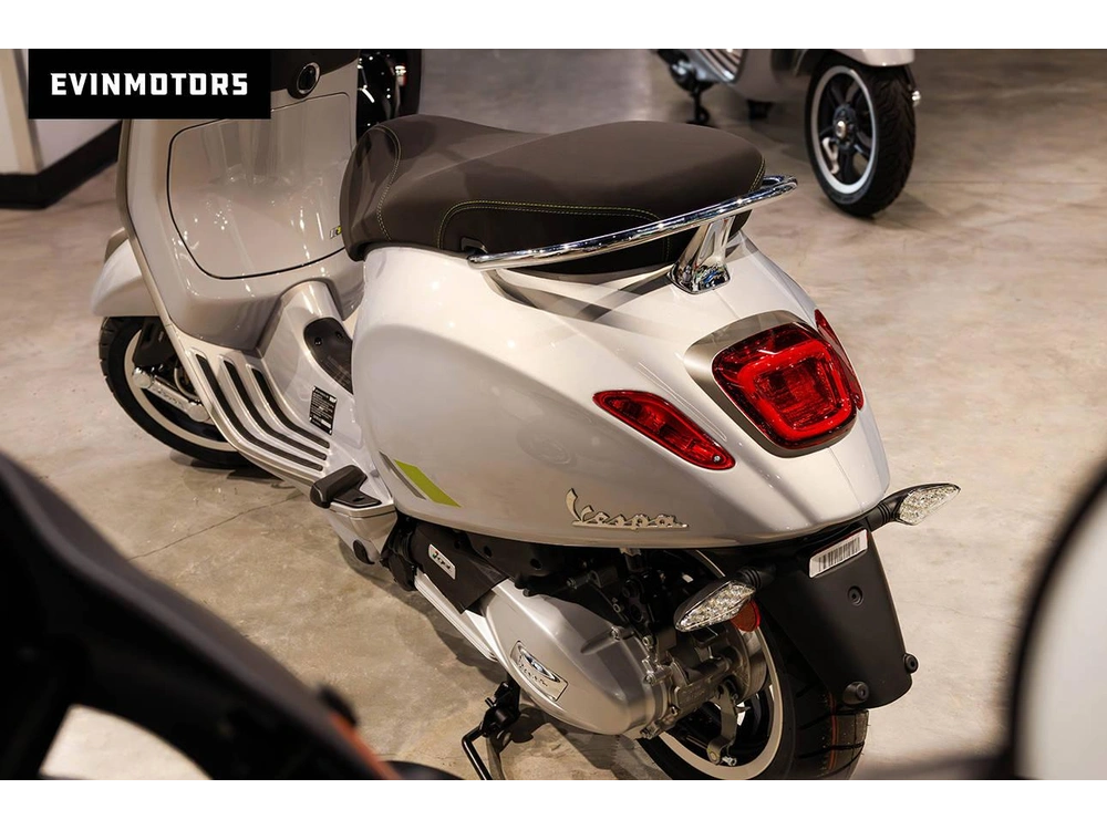2025 Vespa Primavera 150