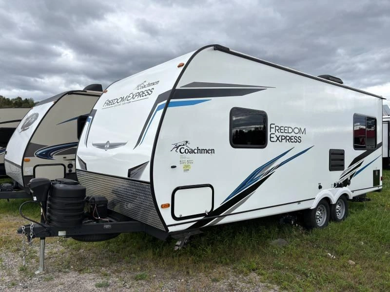2023 Coachmen Freddom alt