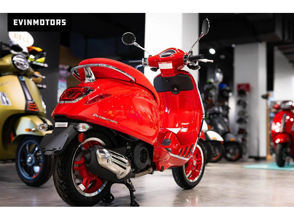 2025 Vespa Primavera 150