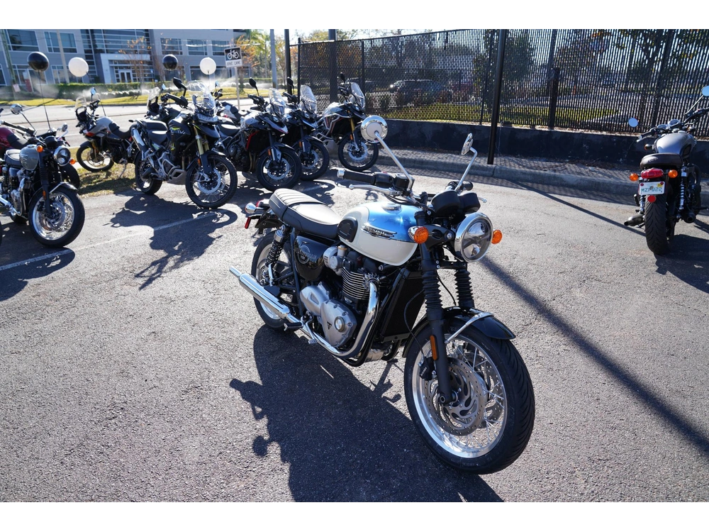 2026 Triumph Bonneville T120 Base alt