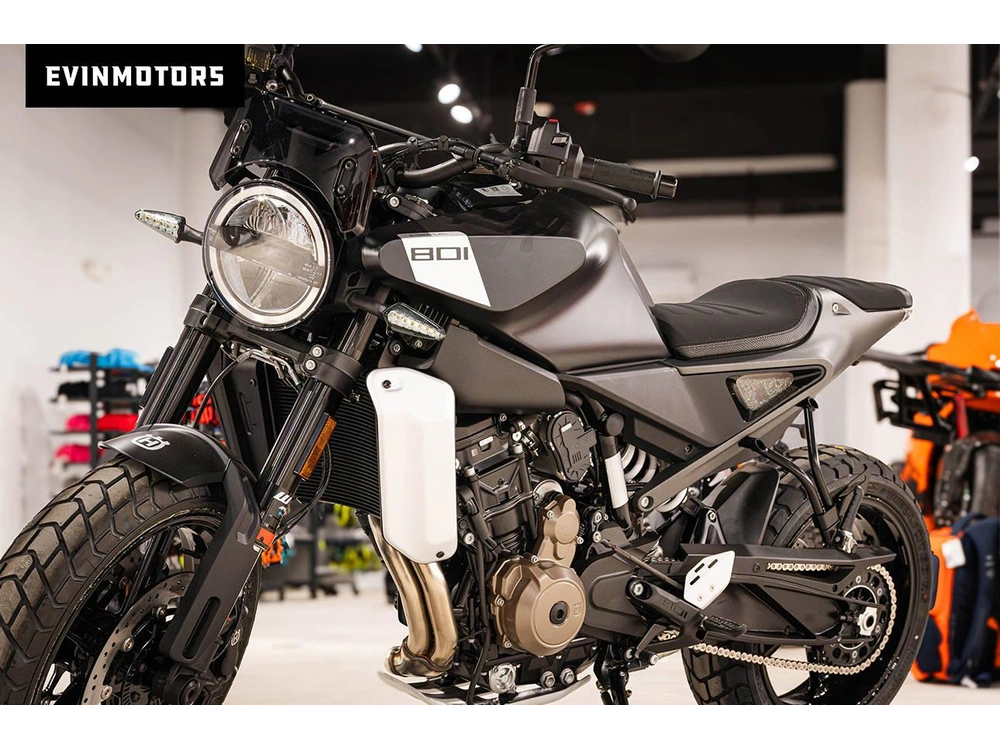2025 Husqvarna Motorcycles Svartpilen 801