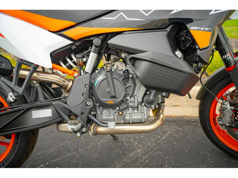 2024 Ktm 890 Smt alt