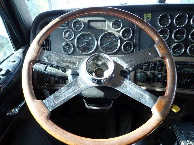 Peterbilt 365 2011