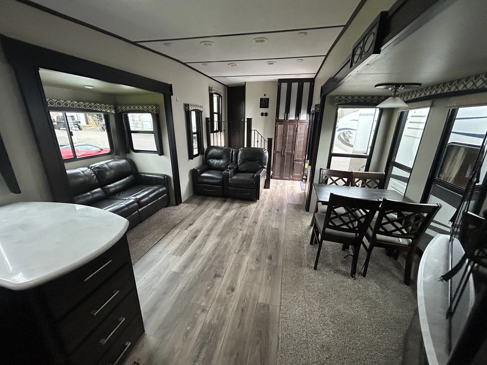 2020 Sanibel 3702 alt