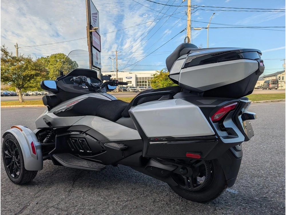 Bombardier Spyder Rt Limited 2024 alt