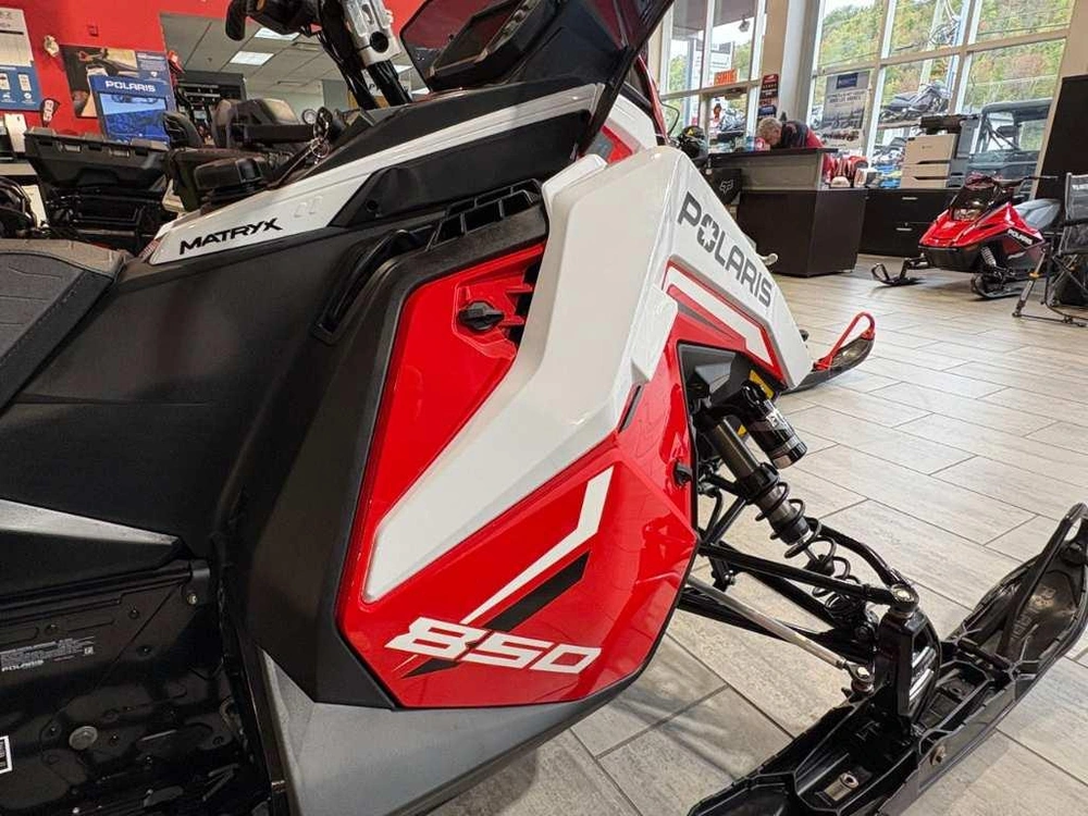 2027 Polaris 850 Indy Xc 137 7s alt