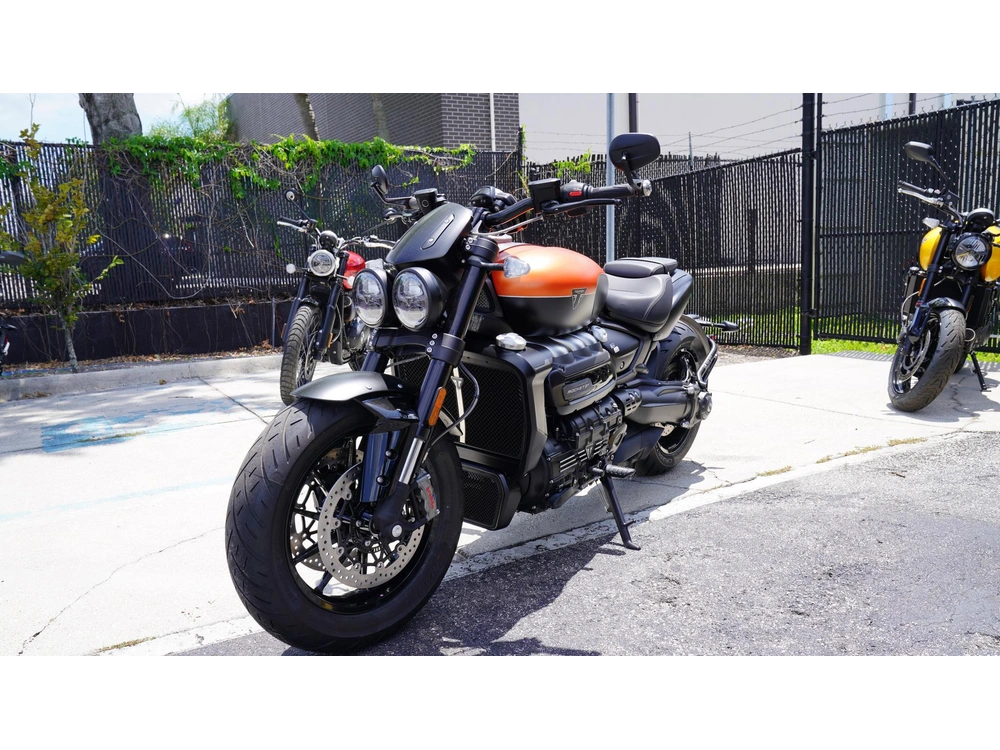 2026 Triumph Rocket 3 Storm R alt