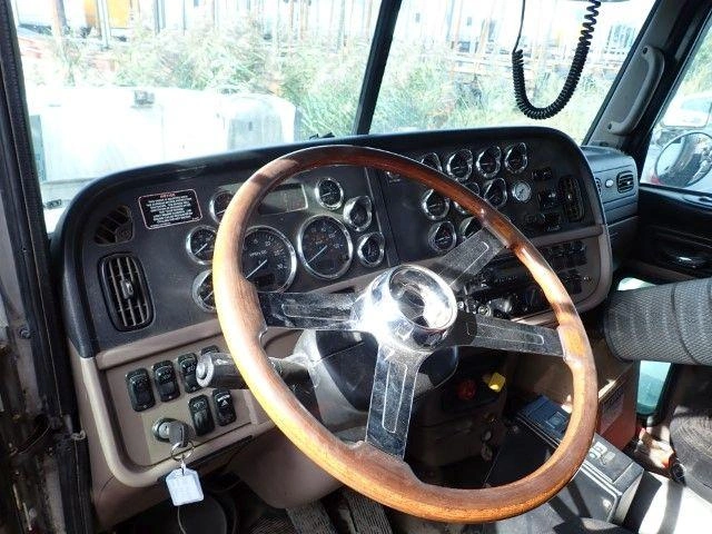 Peterbilt 365 2011