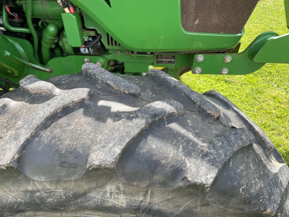 2021 John Deere 5075e alt