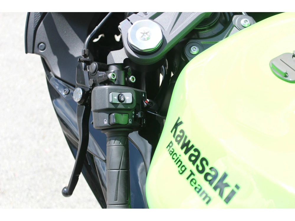 2021 Kawasaki Ninja6r