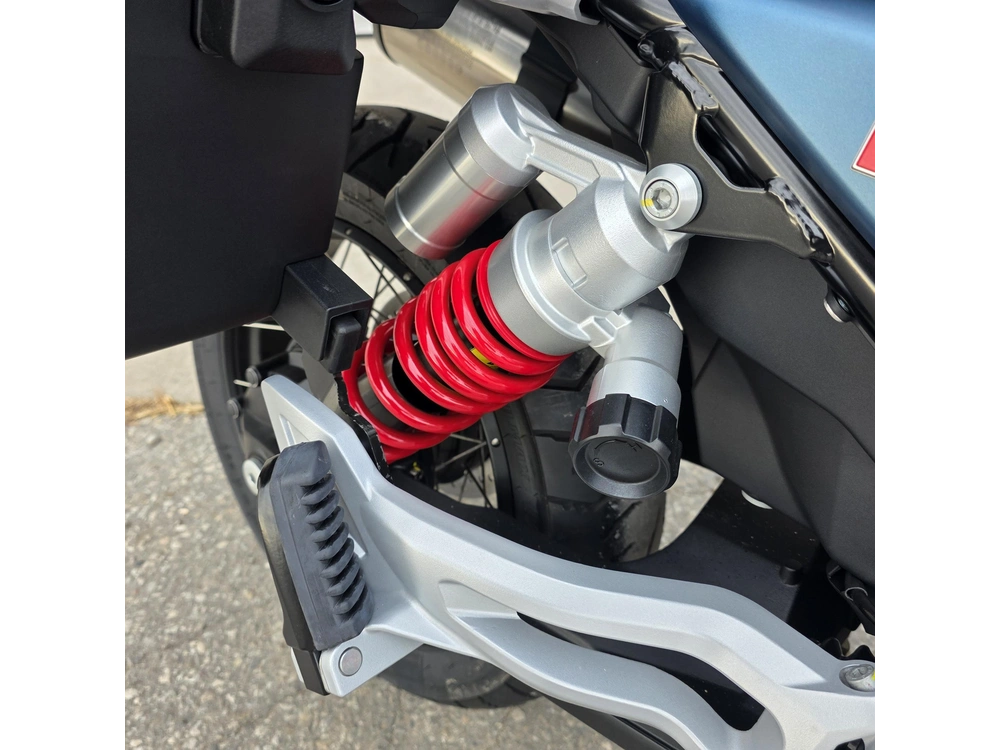2027 Moto Guzzi V85 Tt Travel alt