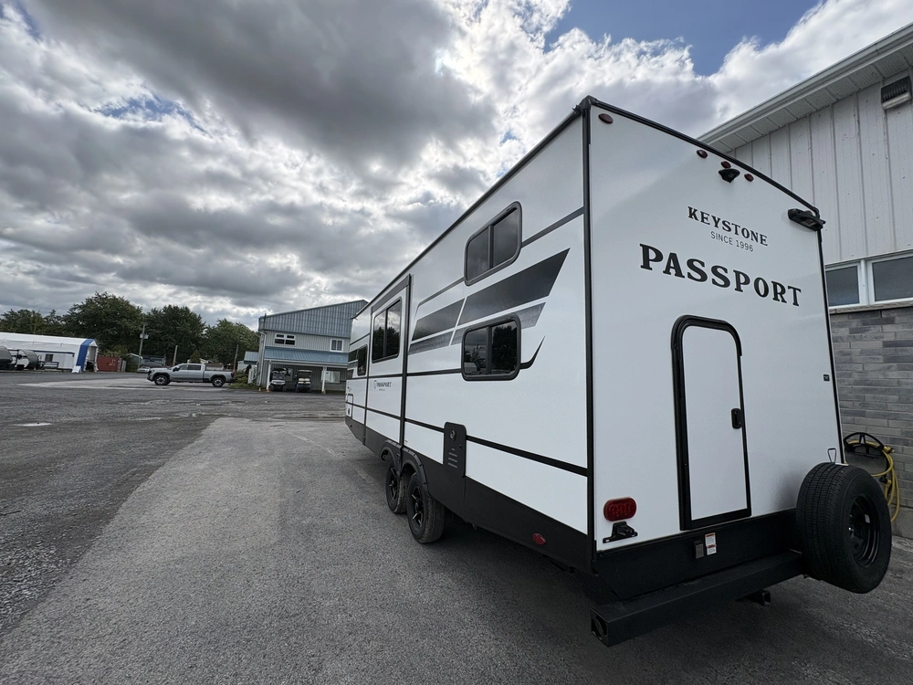 Passport 2220bh 2027 alt