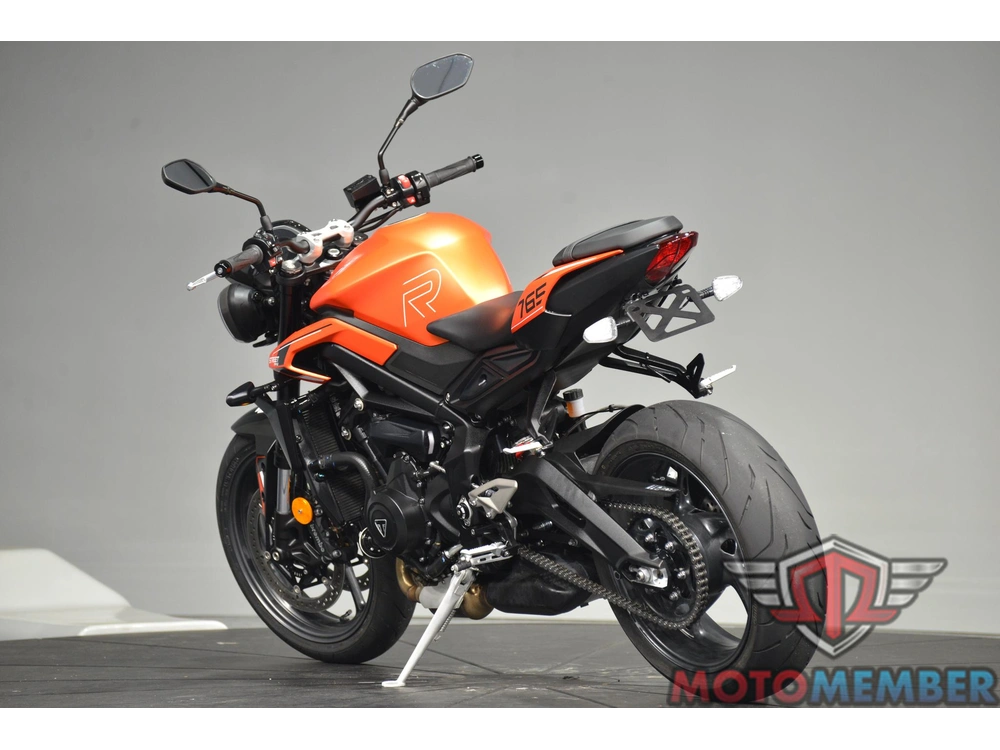 2025 Triumph Street Triple 765 R alt