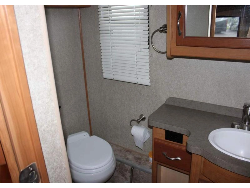 Fleetwood Bounder 35k 2016 alt