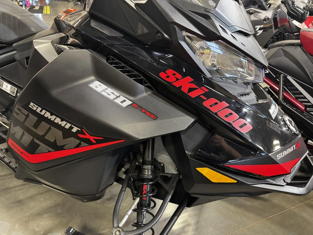 2019 Ski-doo Summit X 165 850 E-tec alt