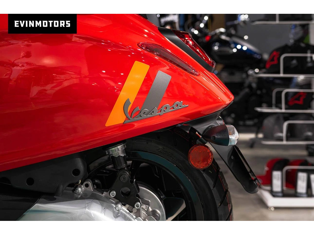 2025 Vespa Primavera 150