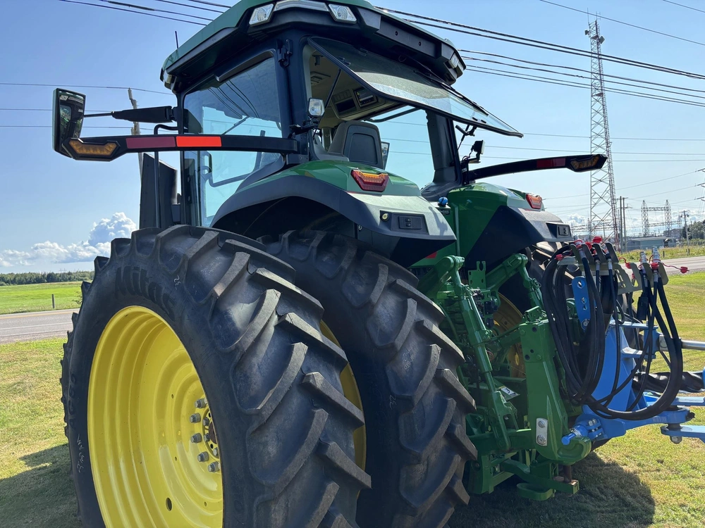 2023 John Deere 7r 210