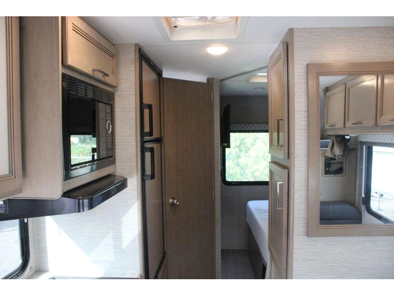 2022 Thor Motor Coach 22cm alt