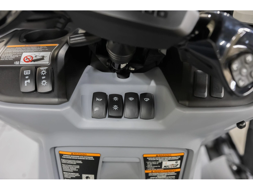 2026 Sea-doo Switch Fish 21 300hp 54tb alt