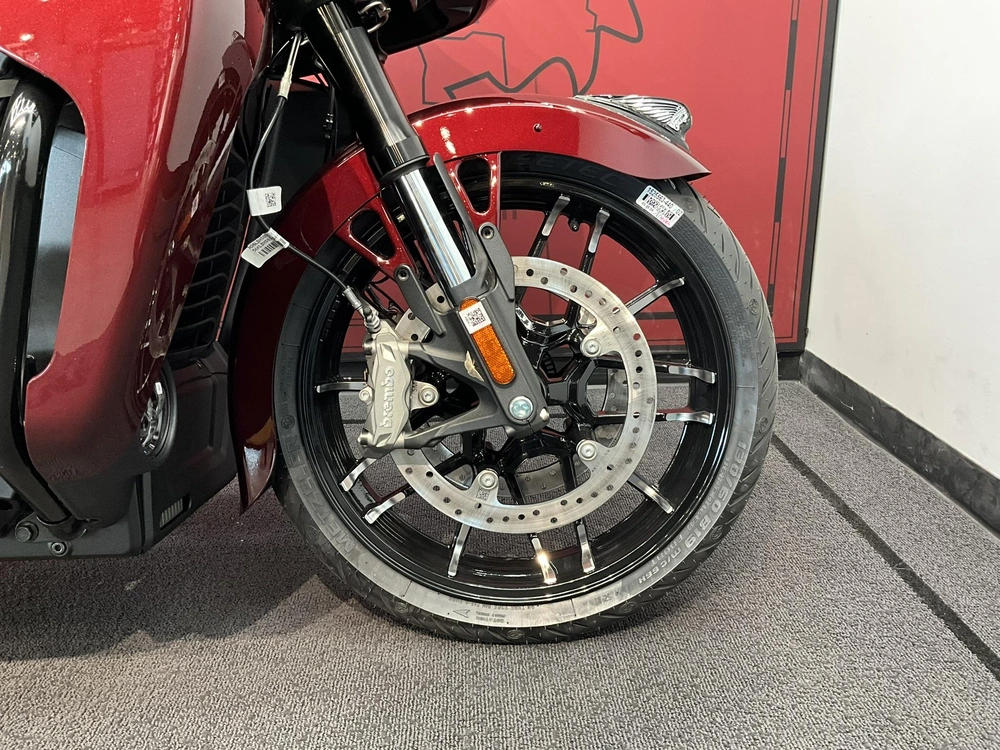 Indian Motorcycle Pursuit Dark Horse + 112 + Powerband Audio Package 2026 alt