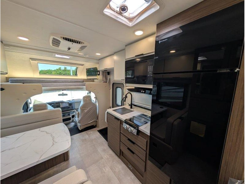 Thor Motor Coach Echelon Lc21 2027 alt